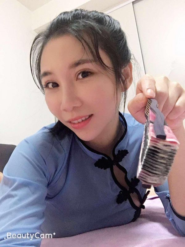 旗袍少妇小蜜蜂